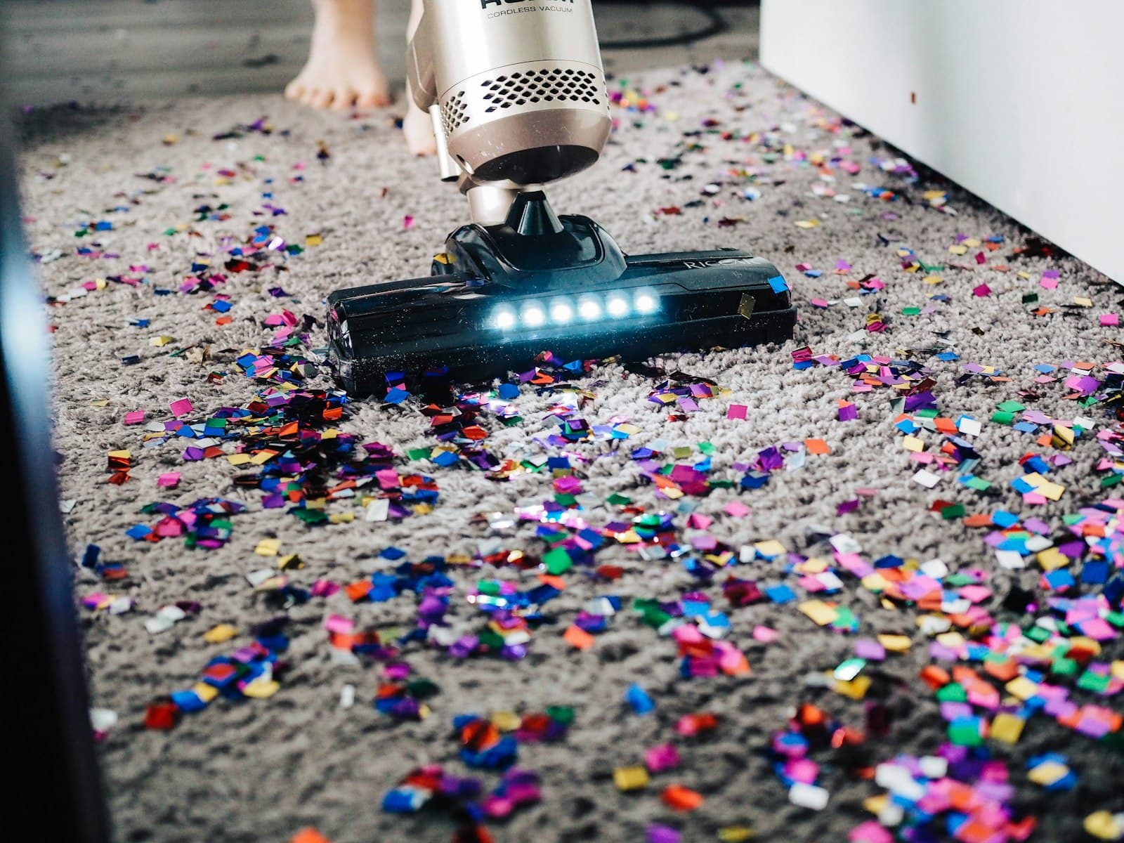Detailed deep cleaning of home surfaces